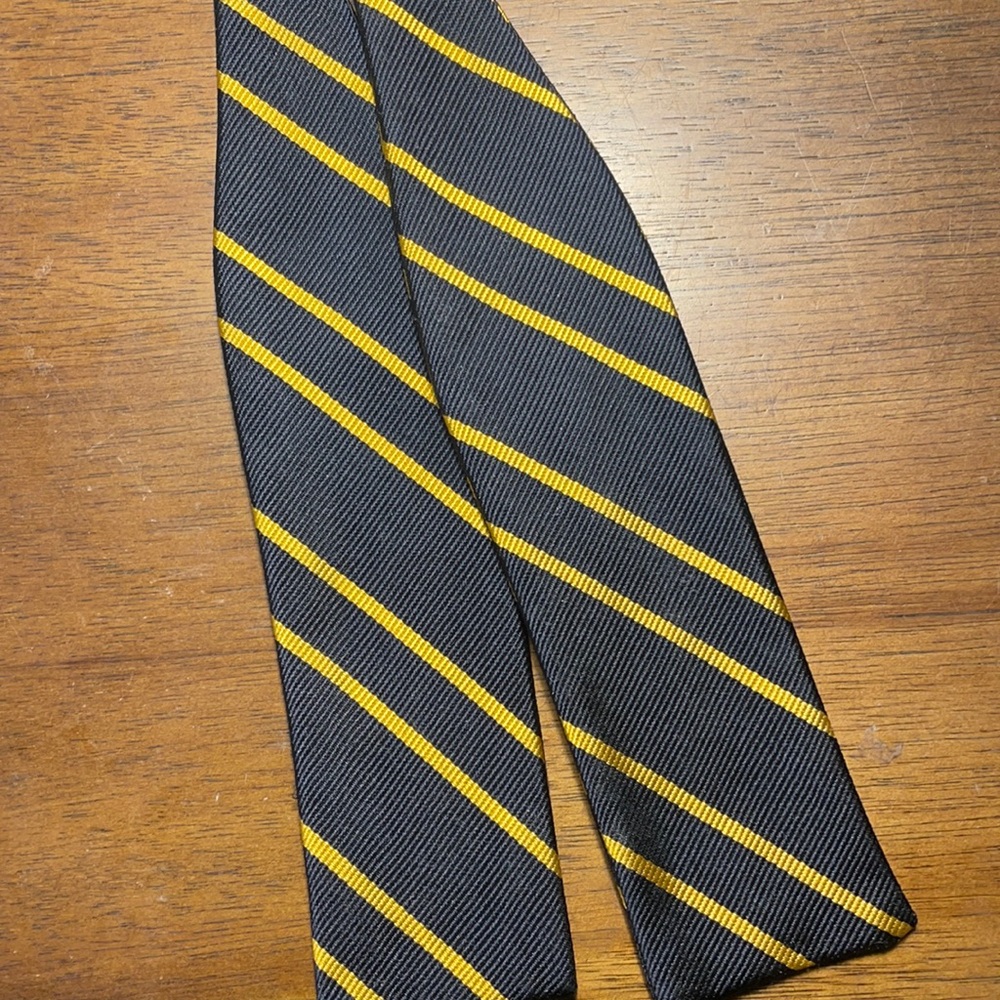 Brooks Brothers 1818 Bowtie 100% Silk Blue & Yellow Striped Stripes Self…